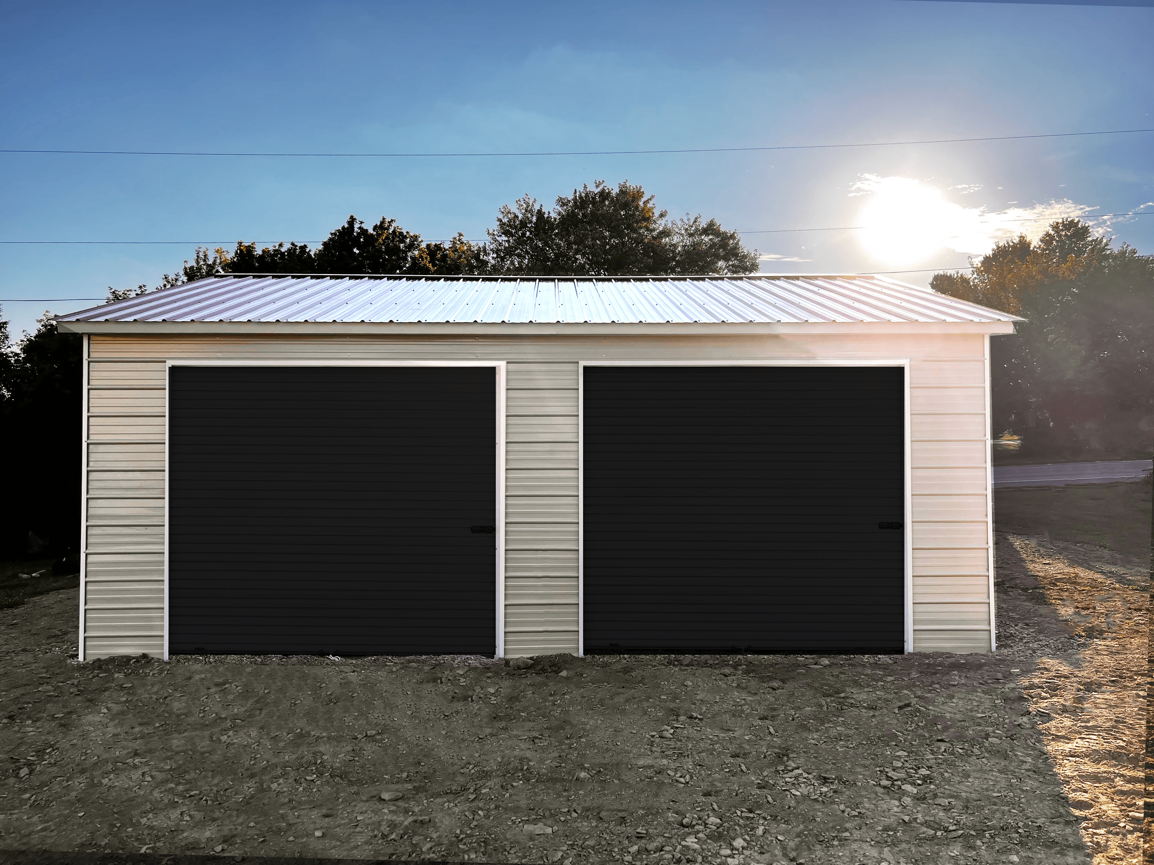 Fully Enclosed Garage 22X25X9′