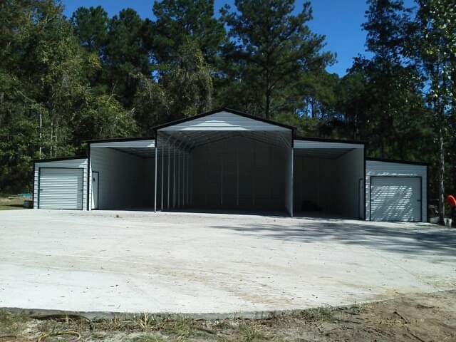 Carolina box eave roof style. Main unit 24′ wide x 35′ long x 14′ Tall