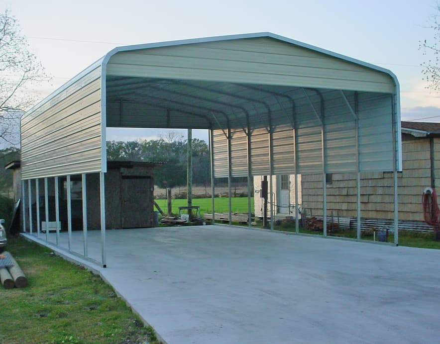 Regular roof style with gables closed.